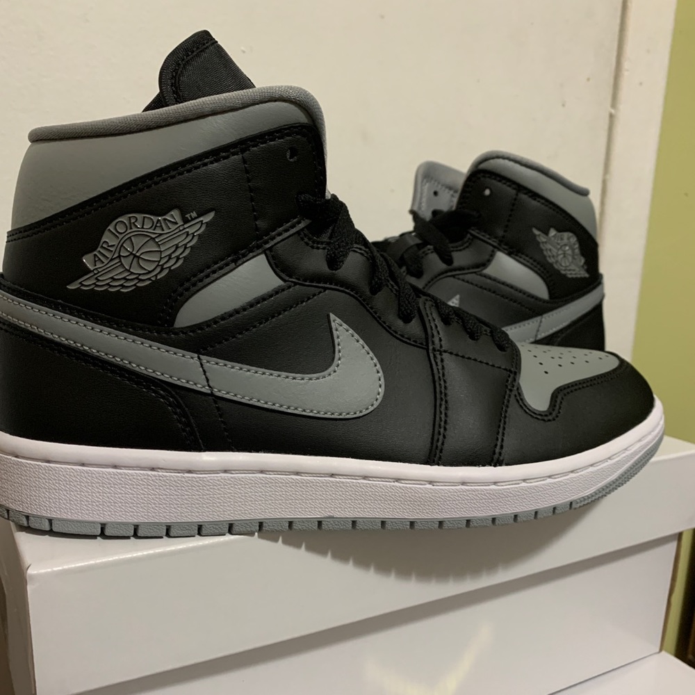 JORDAN 1 Mid Shadow